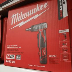 Milwaukee New Kit Pex Expander 12M 