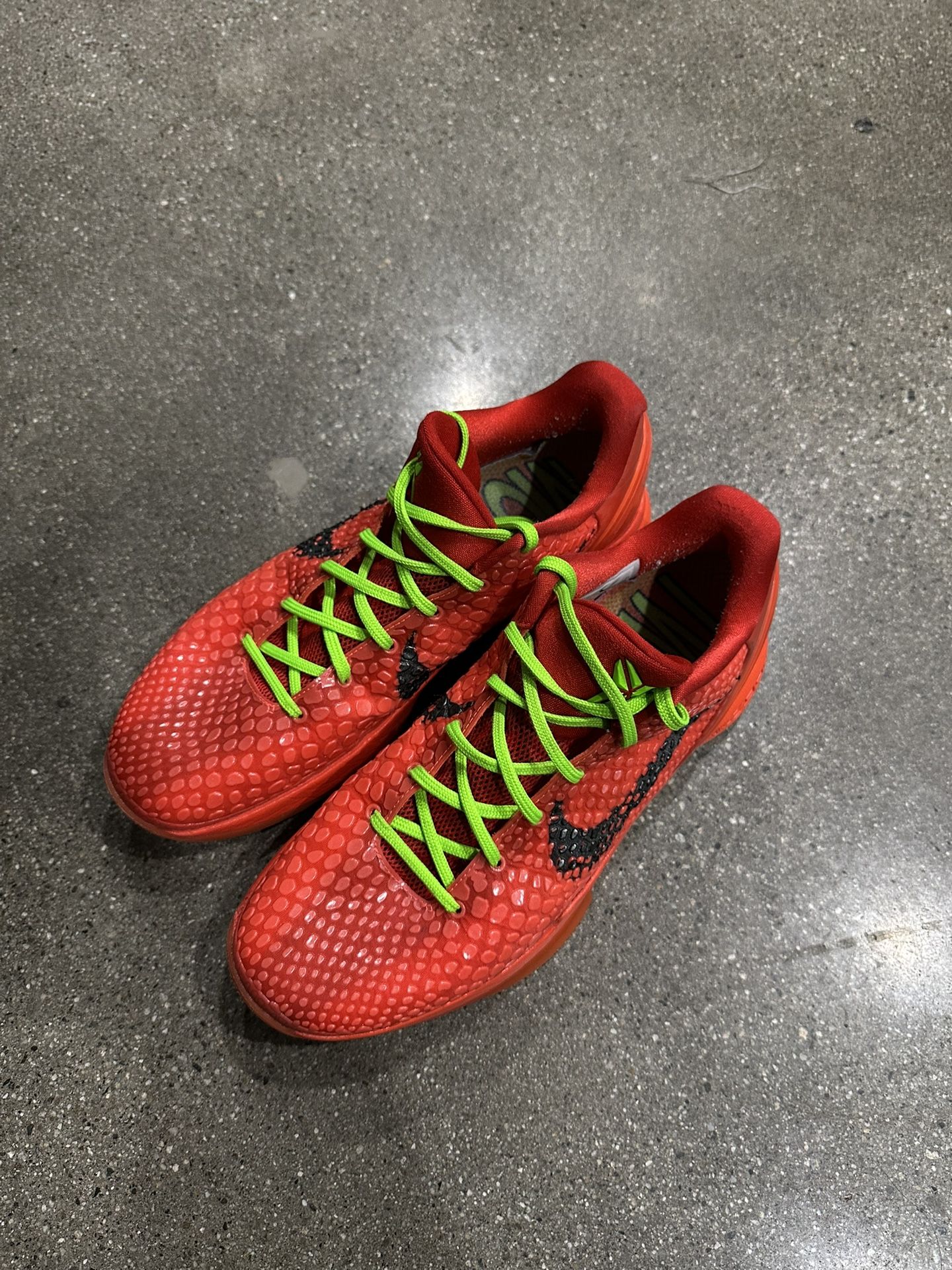 Kobe 6 Reverse Grinch 