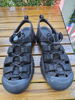 KEEN Newport H2 Men’s Waterproof Hiking Sandals - Size 10 (All Black)