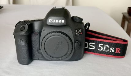 Canon 5DSR (5DS R) Camera Body, 50.6MP Resolution, Near Mint, DSLR