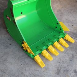 Excavator Volvo-ECR88 Bucket GP 30-inch width. Without the Pins.