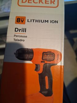 BLACK+ DECKER 8V DRILL