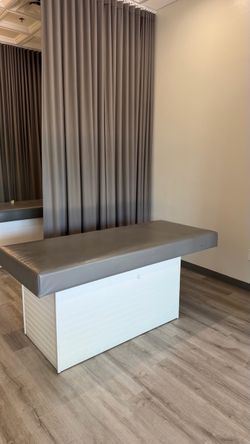 Salon bed