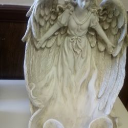 Brand new Table Top Angel Very Detailed High Quality Very Detailed Masterpiece