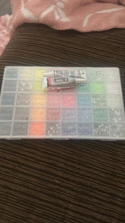 bedazzle kit comes with 2 glues