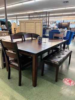 🔥Hot Deal🔥Brand New Leaf Table with four chairs and bench $799, Delivery Available