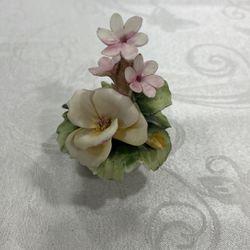 Vintage CAPODIMONTE porcelain Flowers Made In Italy !