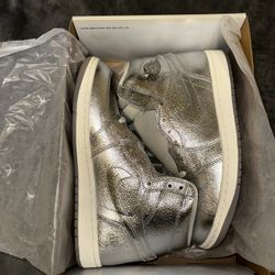Jordan 1 Retro- Metallic Silver/Photon Dust