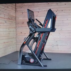 Bowflex Treadmill 22...............new Condition.....want To Have Your Own Gym At Home.......4 Horse  Power....max Weigh...on It Would Be 400lbs..paid