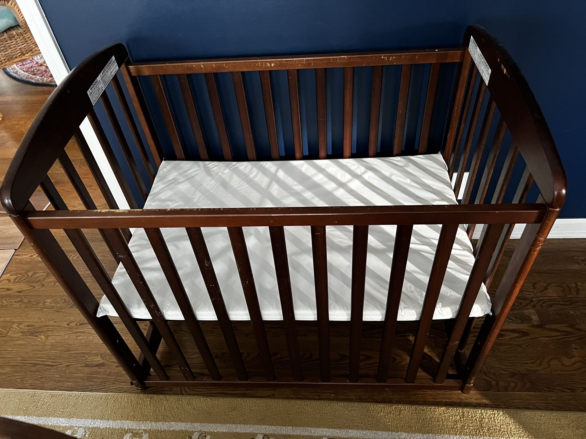 Portable baby Crib