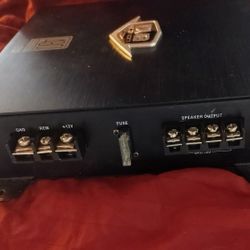 🍀🍀FOR   SALE   AMPLIFIER  CAR  AUDIO JENSEN  DUBa2100  2 CHANNEL   🟩🟥 (  NEGOTIABLE )🟥🟩