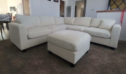 New Sectional Sofa Couch with Ottoman! 99x99! Free Delivery 🚚 and Assembly 😊