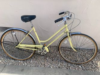 SCHWINN BREEZE BIKE