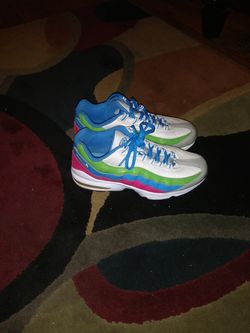 Nike AirMax (size 7)