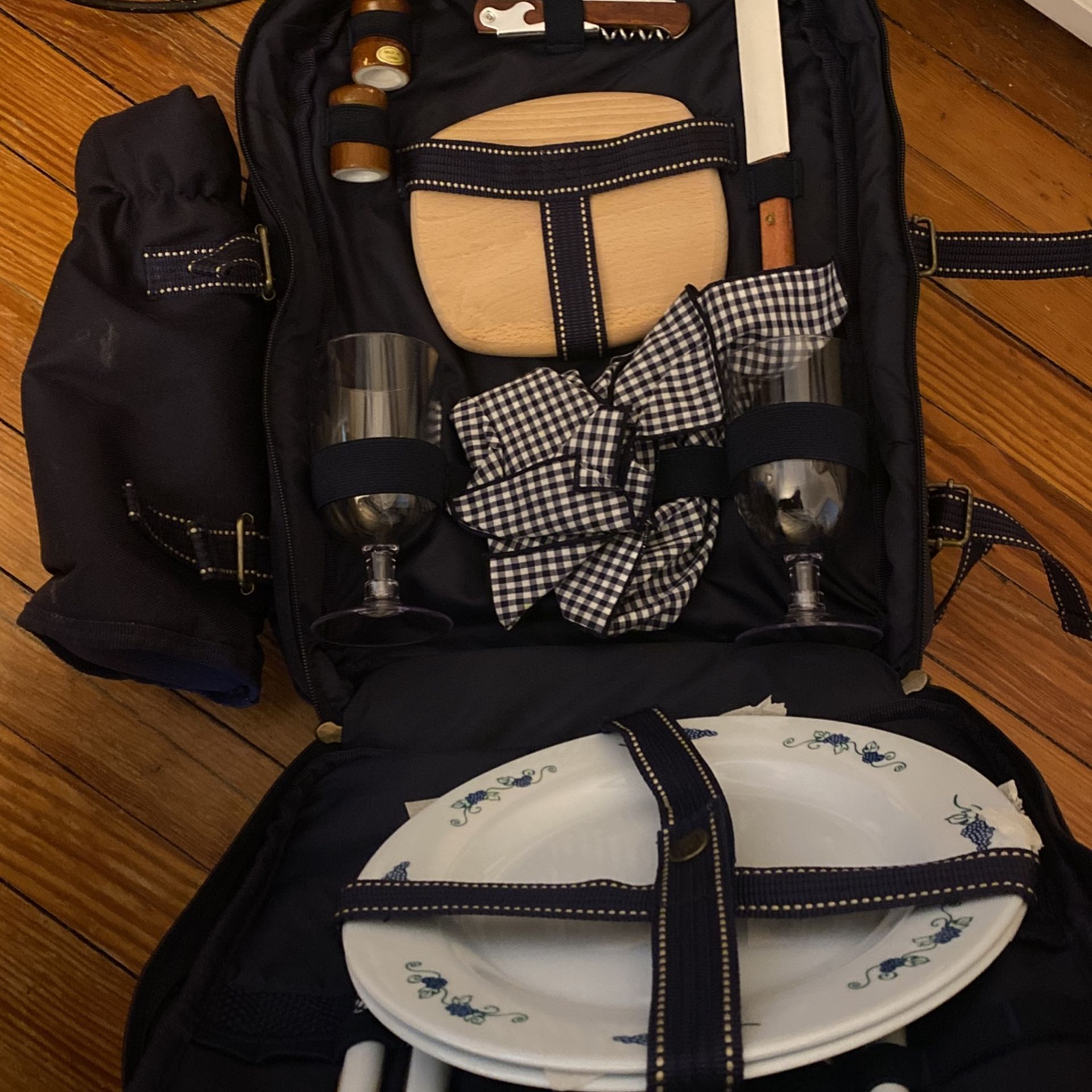 Picnic At Ascot Backpack 2 Person