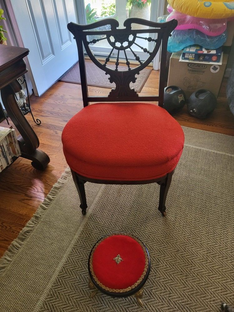 33x23 Antique Victorian Palor Chair With Foot Stool