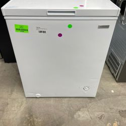 Vissani MDCF5WH 5 cu. ft. Manual Defrost Chest Freezer E HW7