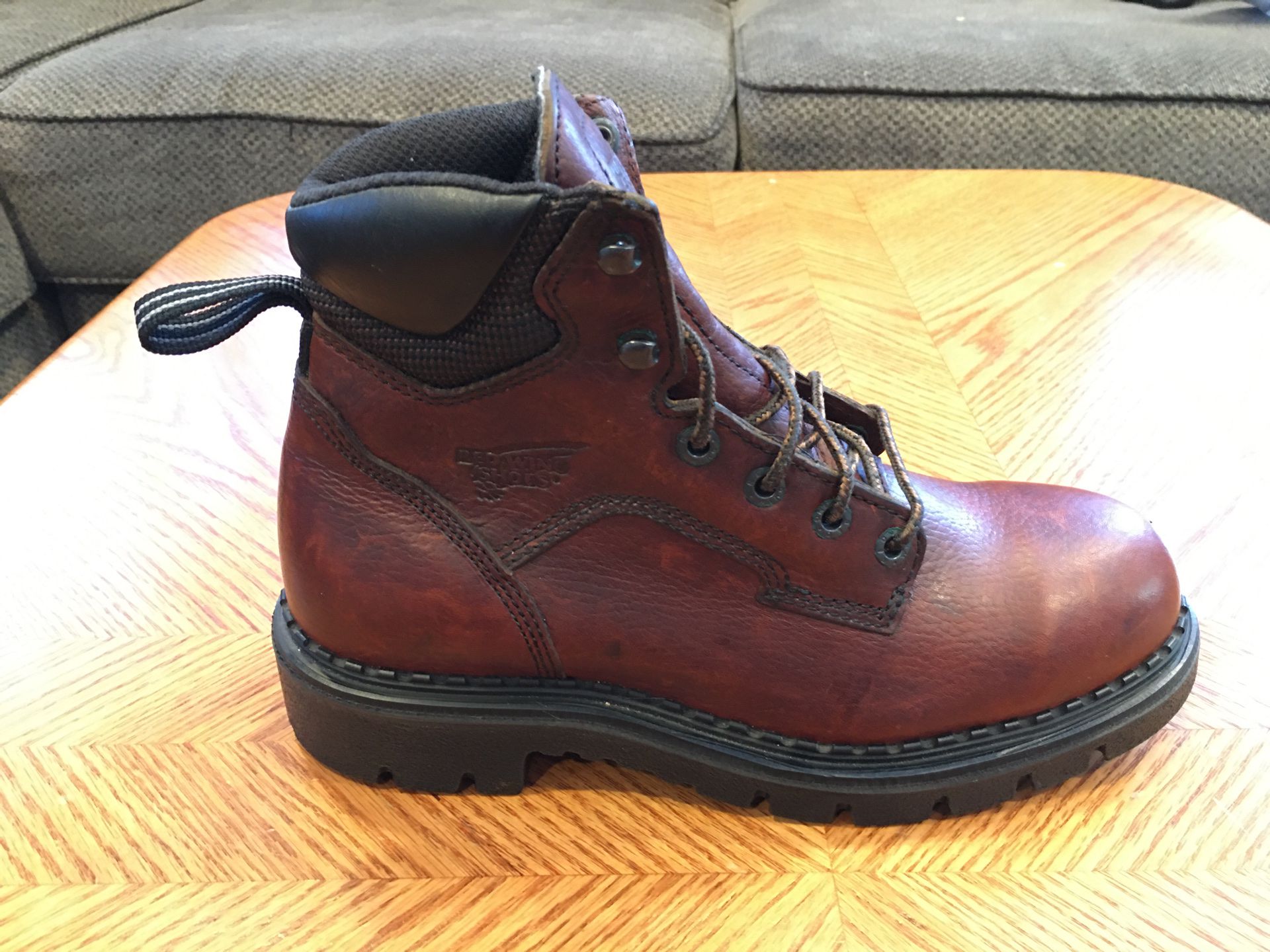 Red Wings Women’s Work Boots size 61/2 New