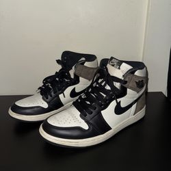 Jordan 1 Mochas size 7.5 M