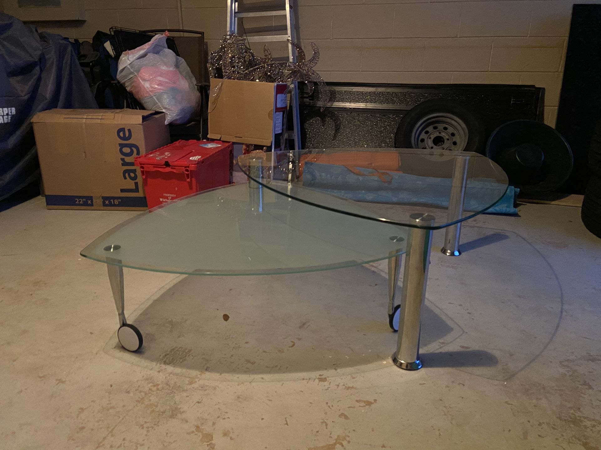 Livings room table/ coffee table/ end table