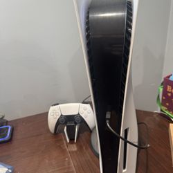 Ps5 W/controller And Charging Station