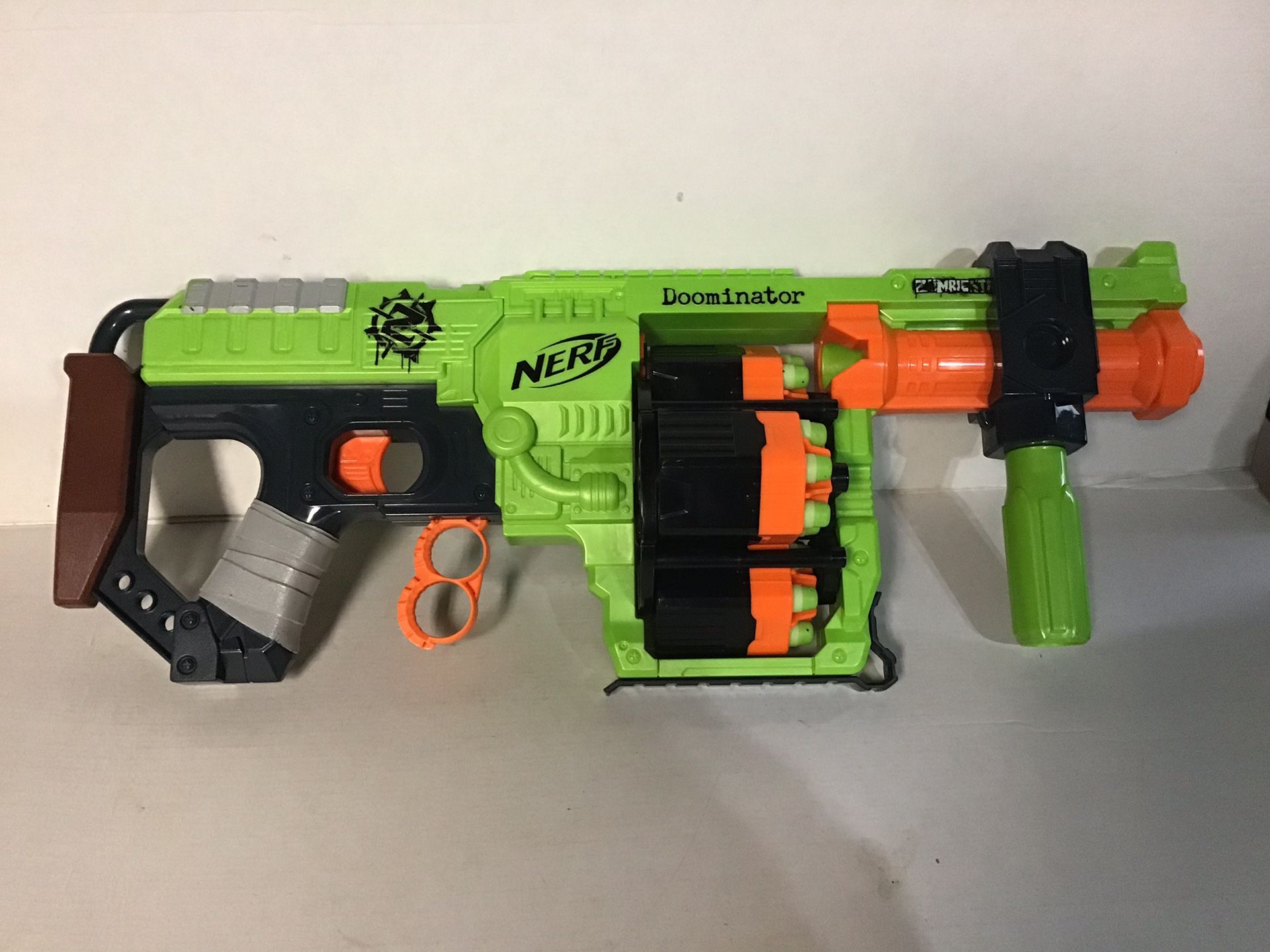 Nurf gun Zombie Strike DOOMINATOR. Almost new condition.