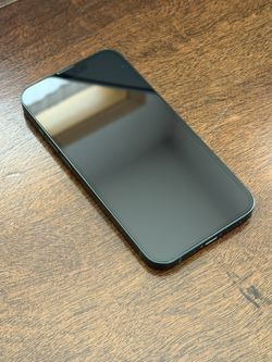 Like New iPhone 13 Green 128GB Unlocked Clean No scratches