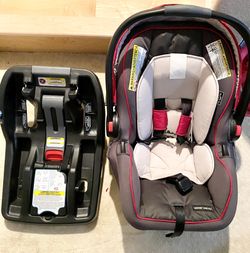 Graco car seat with base in excellent condition