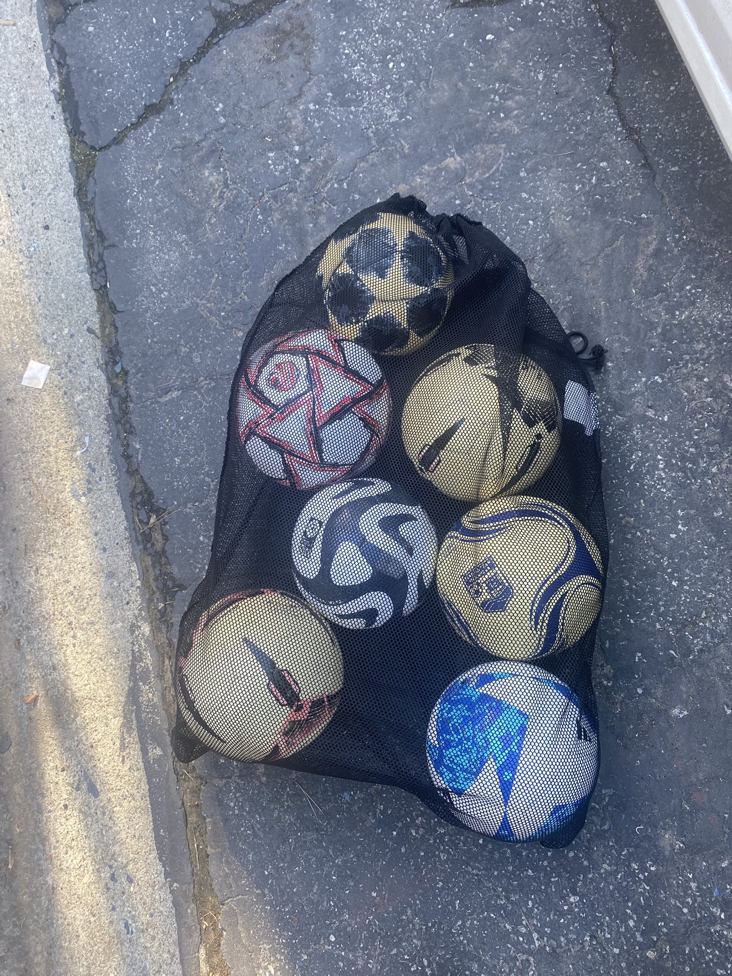 Balones