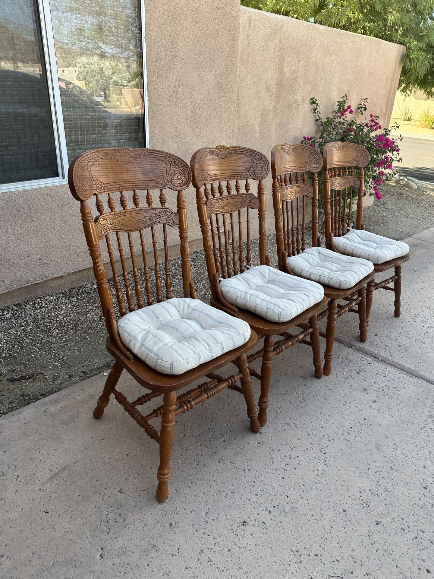 Set Of 4 Antique Wood Dining Chairs