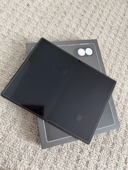 Z fold 8 512GB graphite unlocked