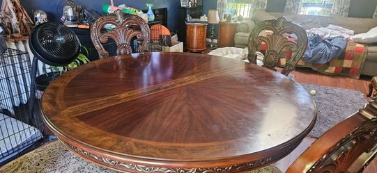 Antique look dining set and buffet