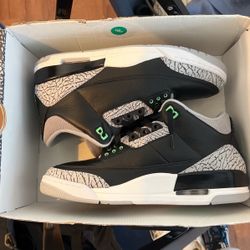 Nike Jordan 3 Retro  “Green  Glow”