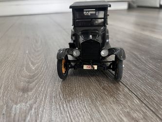Diecast 1/24 Scale Danbury Mint 1925 Ford Model T Runabout Pickup Truck 