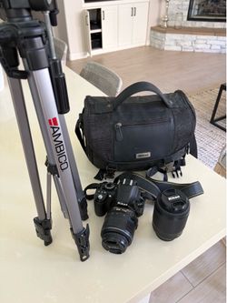 Nikon D3100 35mm Camera w/ Zoom, case and tripod