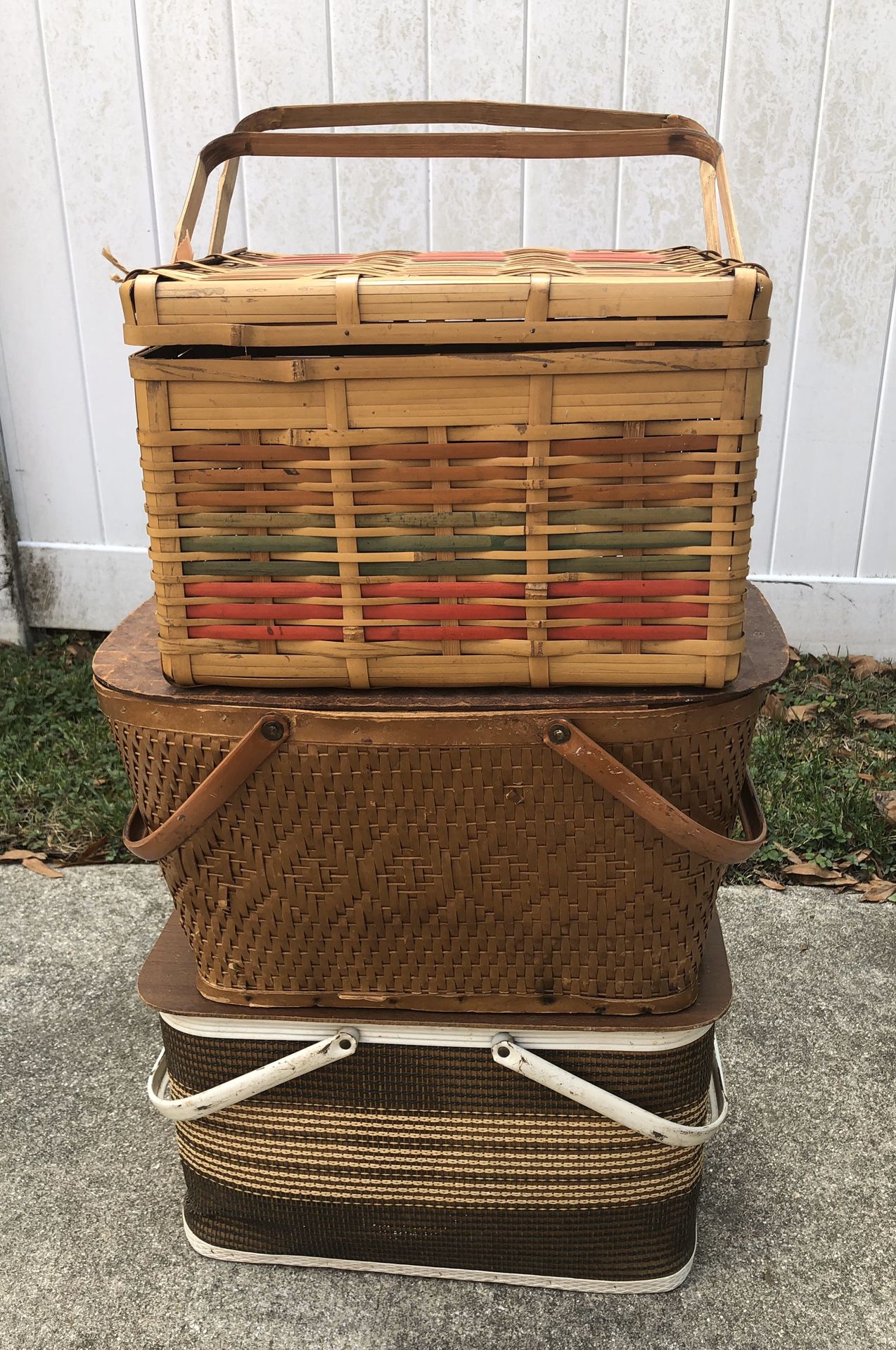 Vintage Picnic Baskets $10 each or all $25