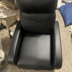 2 Teenager Gaming recliner Chairs 