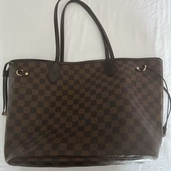 Louis Vuitton Neverfull MM Handbag