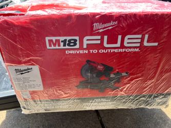 Milwaukee M18 FUEL 18V Lithium-Ion Brushless Cordless 7-1/4 in. Dual Bevel Sliding Compound Miter Saw (Tool-Only)