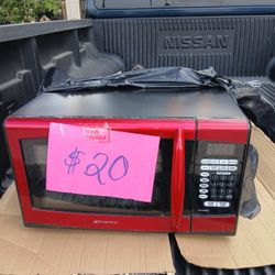 EMERSON MICROWAVE 20 X 10. RED. $20