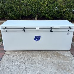 ICEY-TEK 270 QUART COOLER 