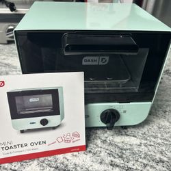 DASH MINI TOASTER OVEN