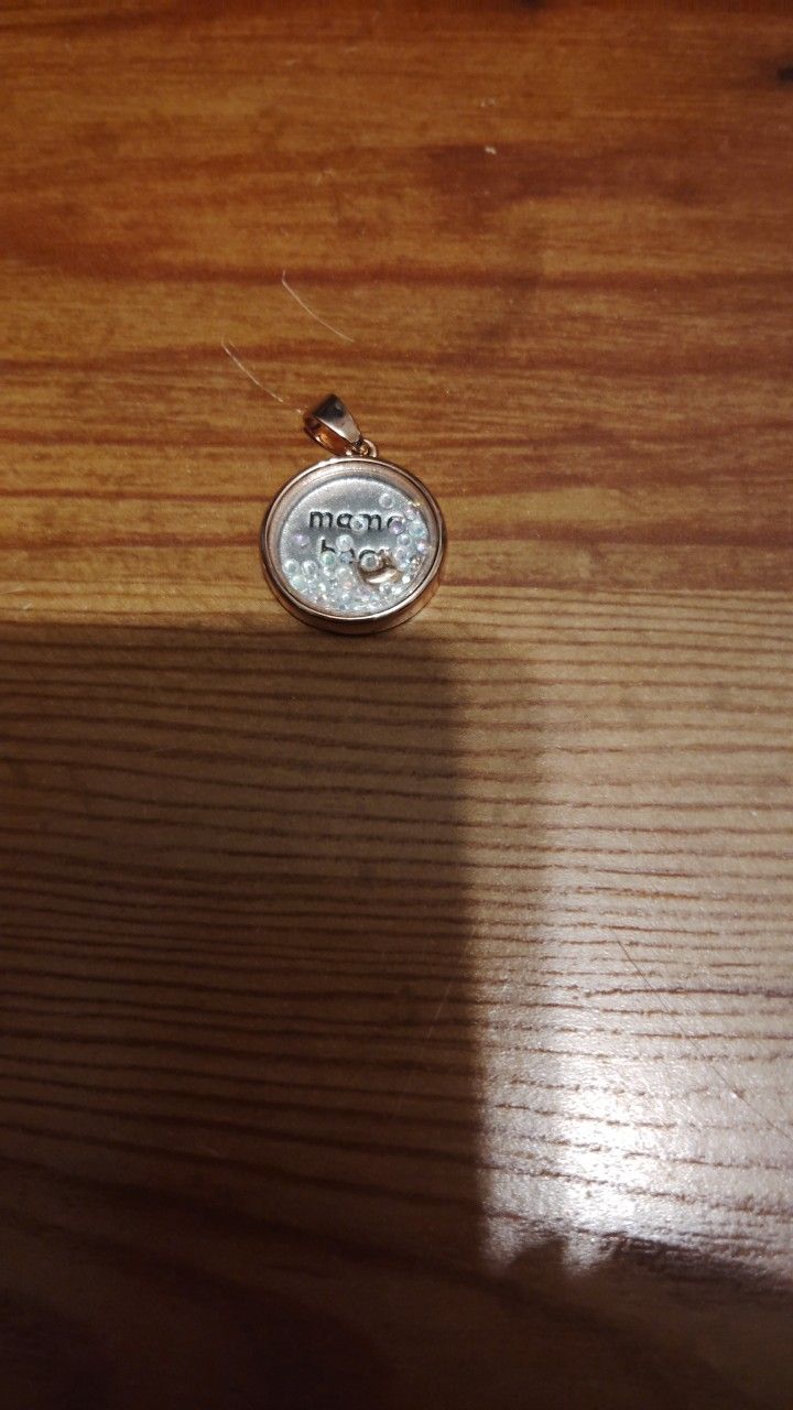 mommys bear pendant