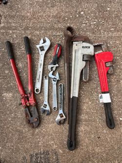 9-Piece Pipe Wrench, Adjustable Wrench & Bolt Cutter Tool Lot – Klutch, Husky & More
