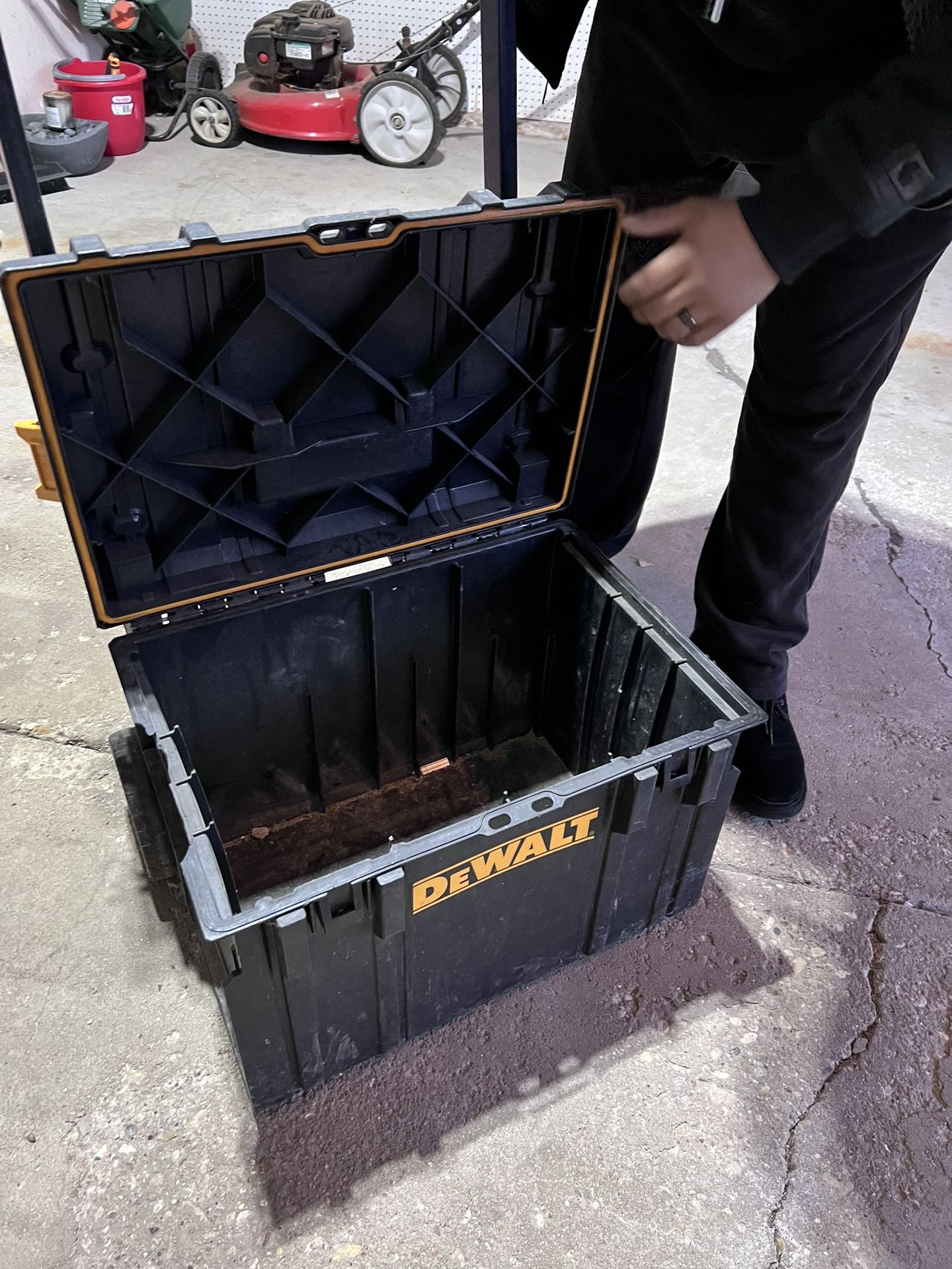 Dewalt Tough System Roller with Tool Bag