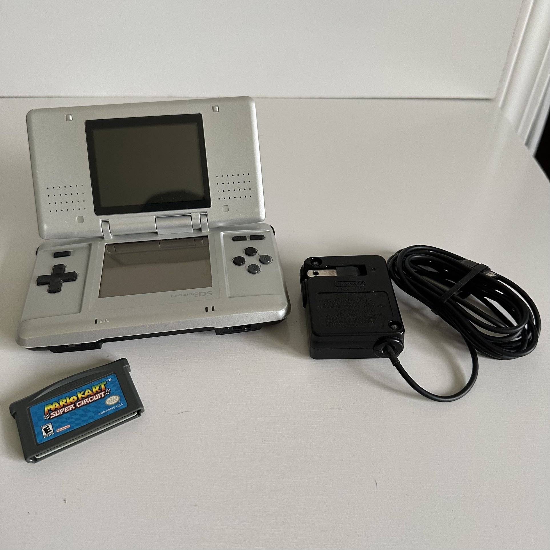 Nintendo DS + Mario Kart Super Circuit (GBA) + Charger