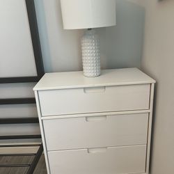 Nightstands/dressers/end tables