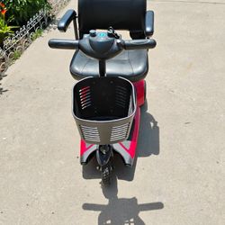 GOGO Ultra X Scooter