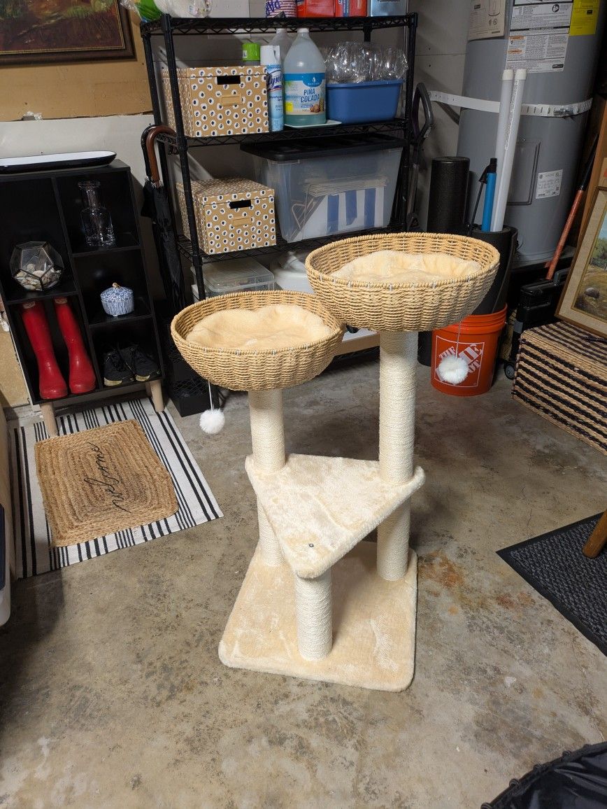 NEW Cat Tree
