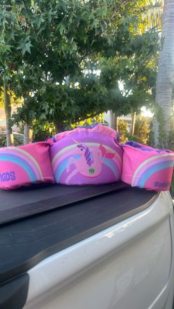 Girls swim vest. 33-55 lbs